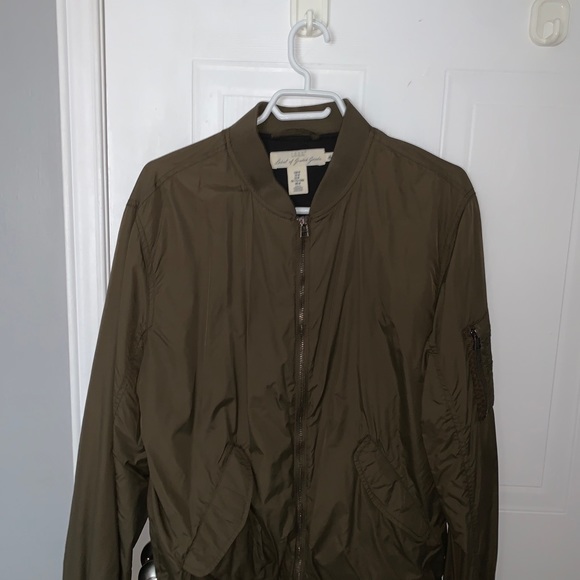 Army Green Men’s Bomber Jacket - Picture 3 of 4